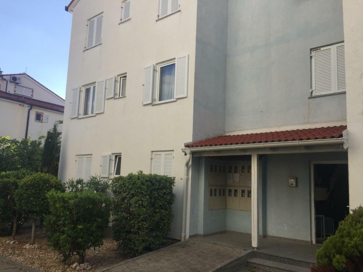 Apartment Bobby Novalja Exterior photo